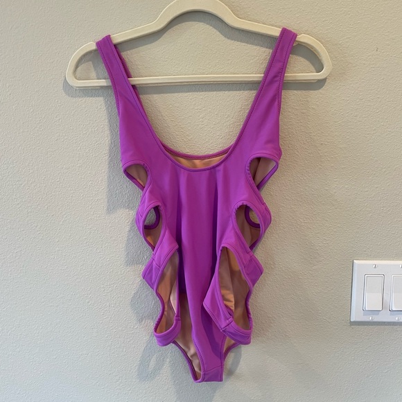 Pompei Beach One Piece - Picture 4 of 5